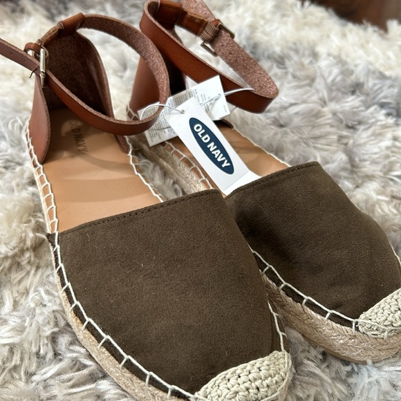 Old Navy Espadrille Flat - Picture 2 of 4